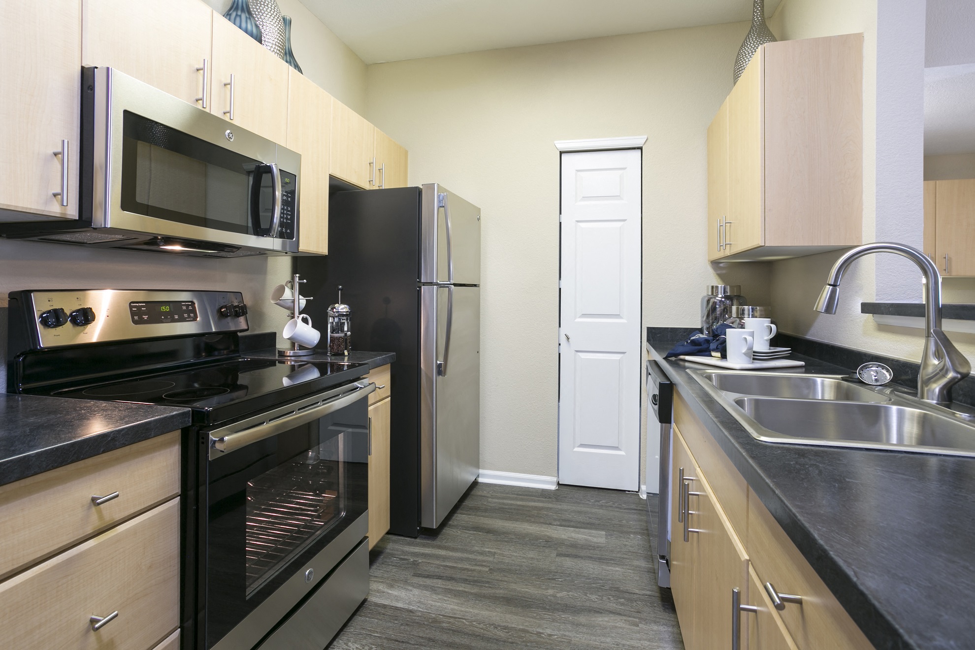 Photos of Crestone Apartments in Aurora, CO Photos